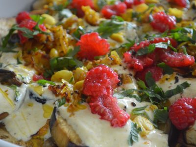 aubergine grillée, sauce yaourt et curry